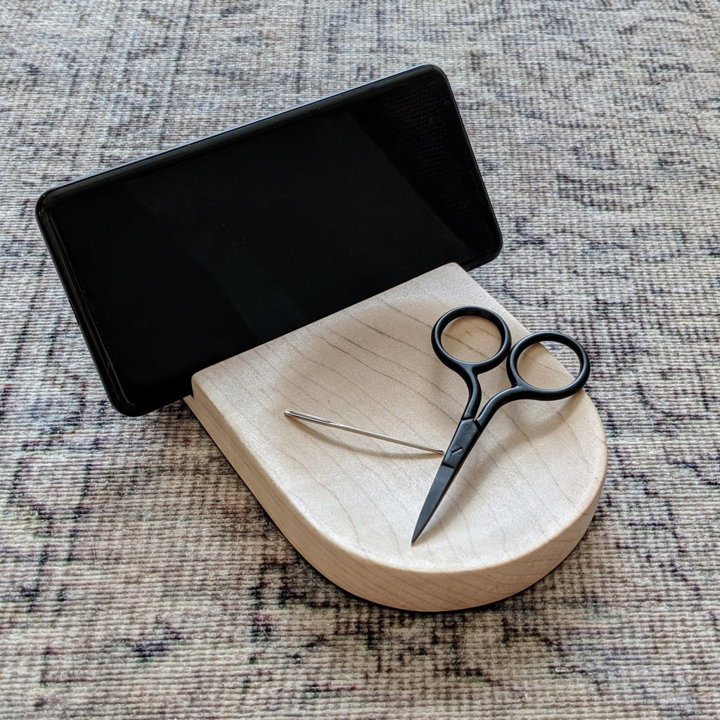 Maple phone stand